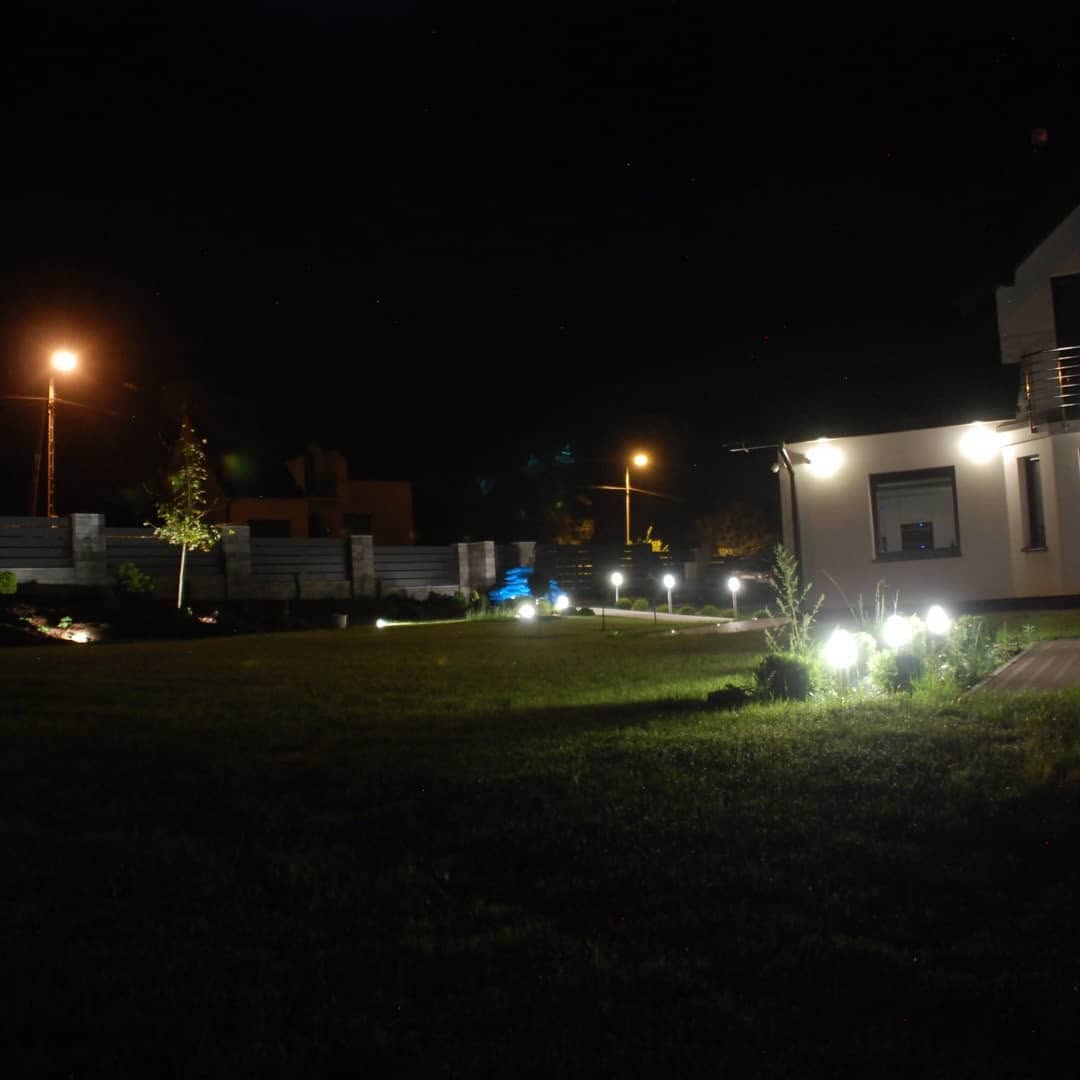 Oświetlenie ogrodu i tarasu — instalacja zewnętrzna wokół domu — zdjęcie 2 z 4